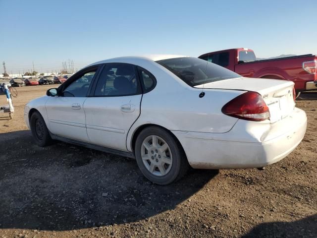 2005 Ford Taurus SE