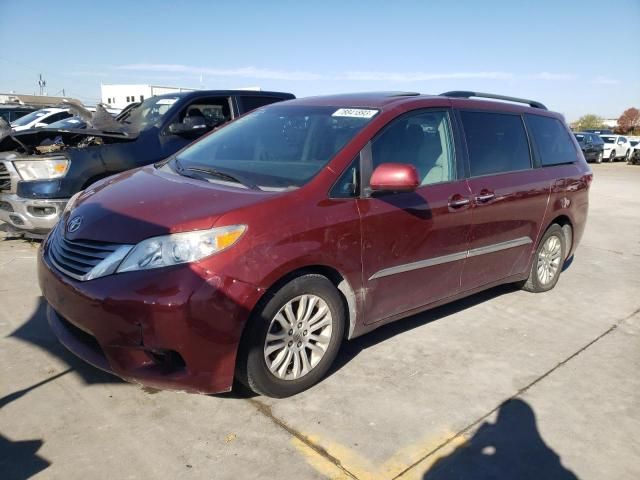 2015 Toyota Sienna XLE