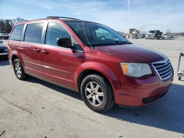 2010 Chrysler Town & Country LX