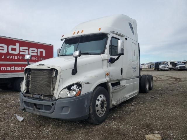 2013 Freightliner Cascadia 125