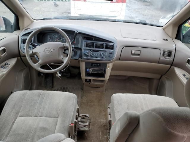 2000 Toyota Sienna CE