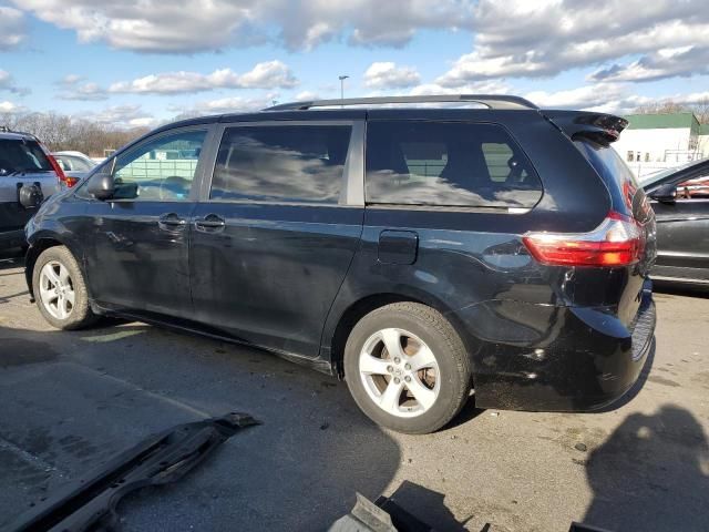 2017 Toyota Sienna LE