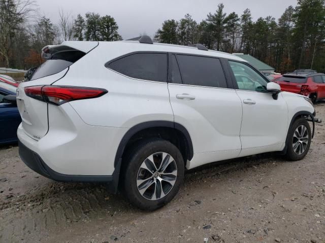 2022 Toyota Highlander XLE