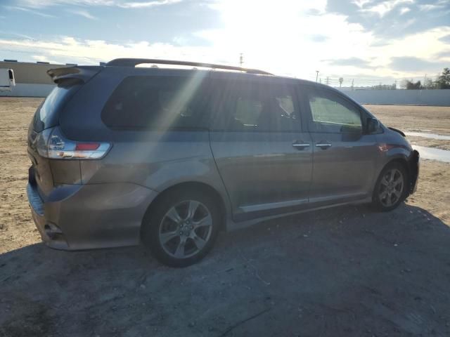 2020 Toyota Sienna SE