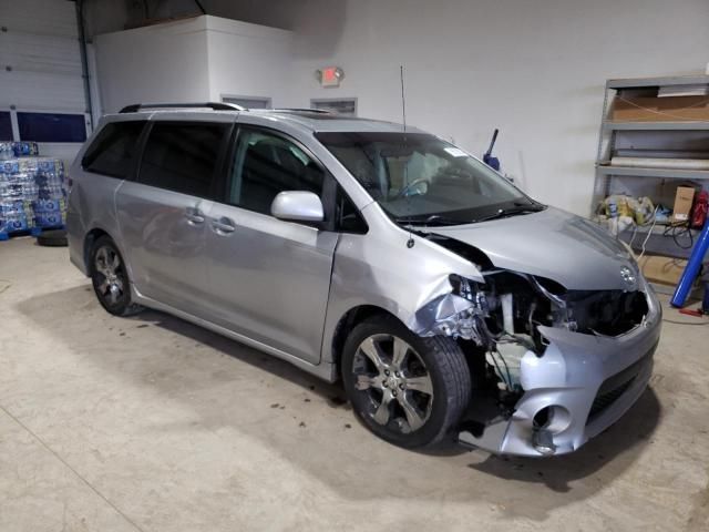 2011 Toyota Sienna Sport