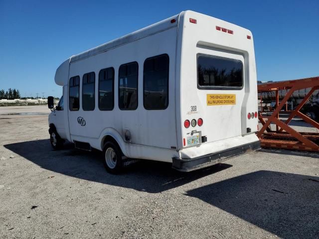 2006 Ford Econoline E450 Super Duty Cutaway Van