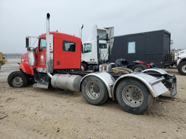 2007 Kenworth Construction W900