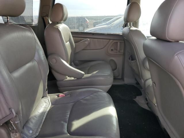 2005 Toyota Sienna XLE