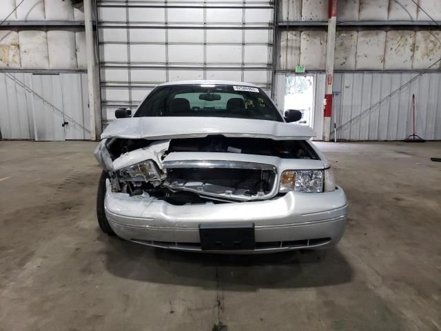 2003 Ford Crown Victoria LX