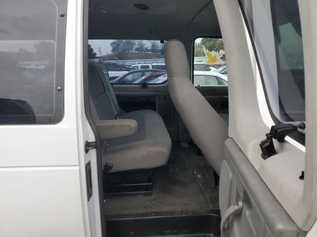 2009 Ford Econoline E350 Super Duty Wagon