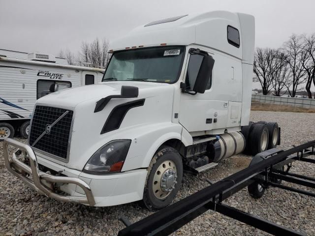 2013 Volvo VN VNL