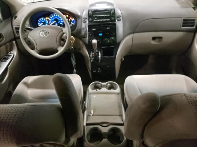 2009 Toyota Sienna CE