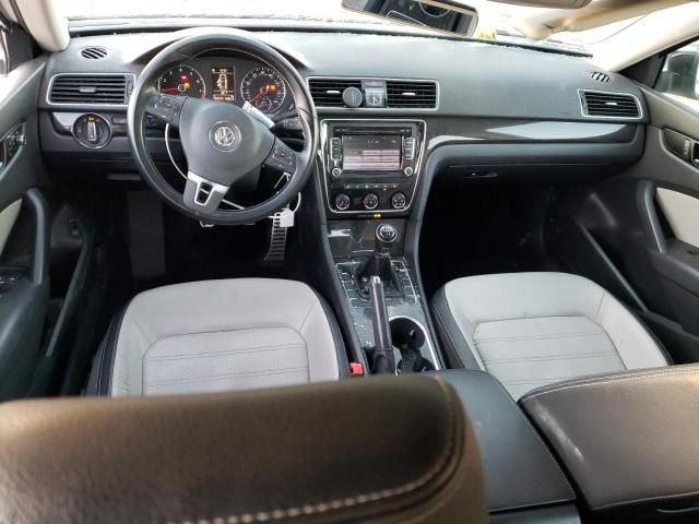 2015 Volkswagen Passat SE