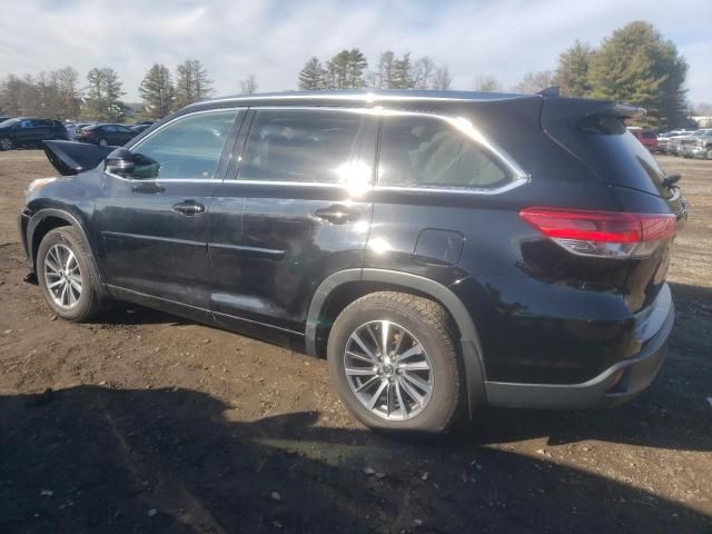 2017 Toyota Highlander SE