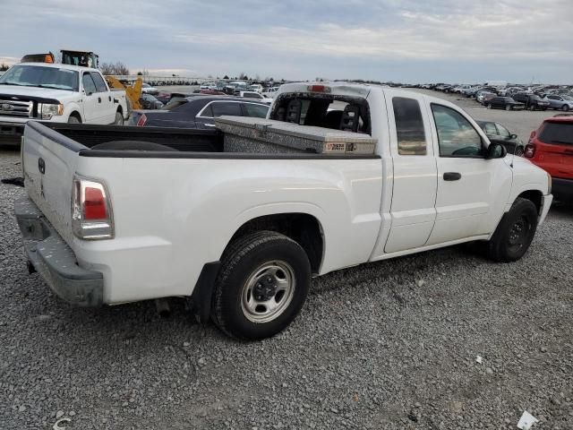 2007 Mitsubishi Raider LS