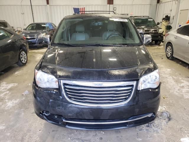 2013 Chrysler Town & Country Touring L