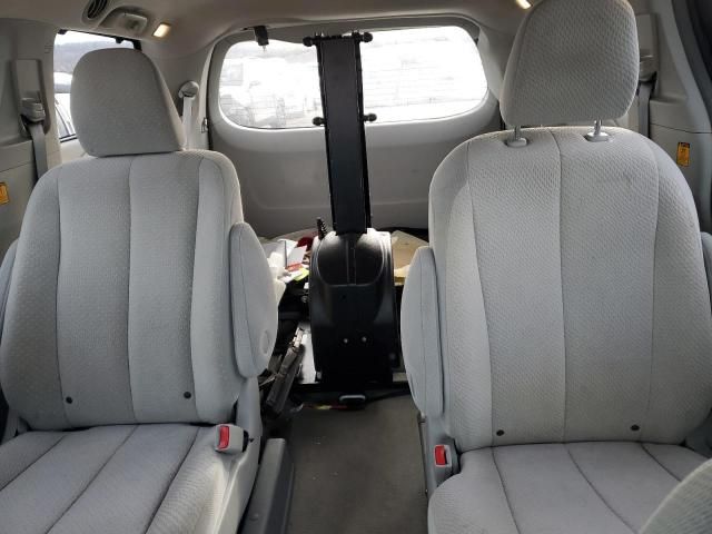 2013 Toyota Sienna LE