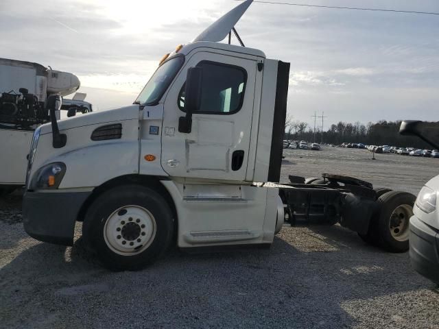 2016 Freightliner Cascadia 113