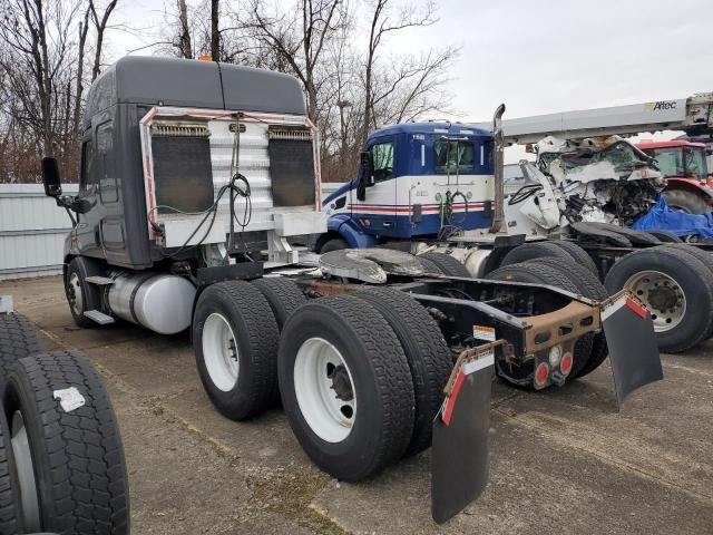 2017 Freightliner Cascadia 113