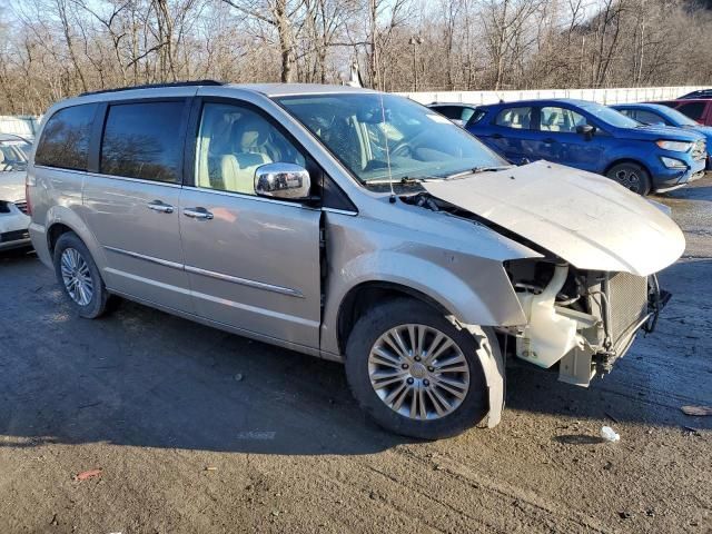 2013 Chrysler Town & Country Touring L