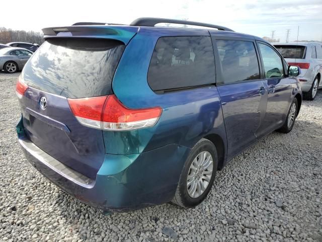 2013 Toyota Sienna XLE