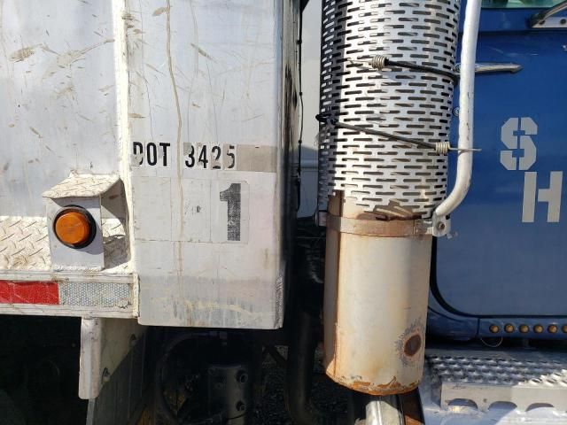 1998 Mack 600 RD600