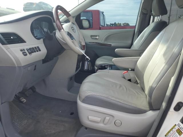 2013 Toyota Sienna XLE