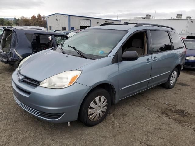 2004 Toyota Sienna CE