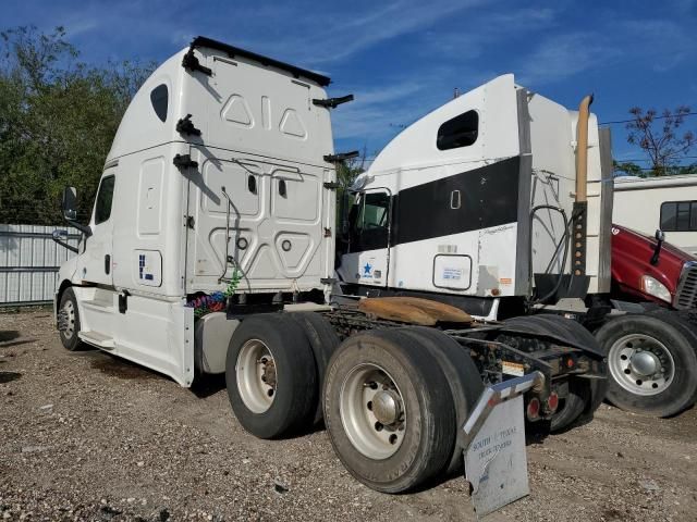 2018 Freightliner Cascadia 126