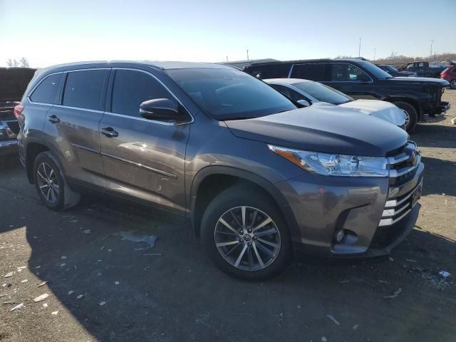 2019 Toyota Highlander SE