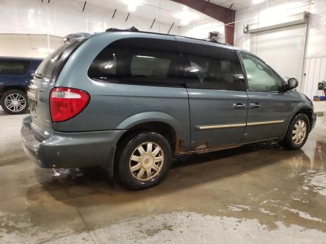 2005 Chrysler Town & Country Touring