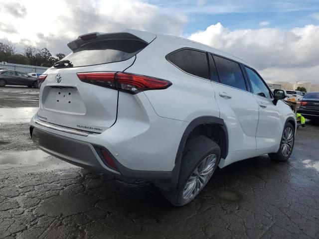 2022 Toyota Highlander Platinum