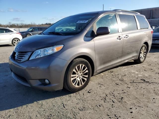 2017 Toyota Sienna XLE