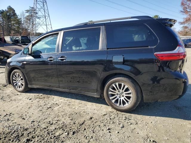 2018 Toyota Sienna XLE