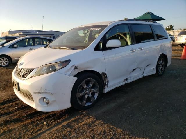 2014 Toyota Sienna Sport