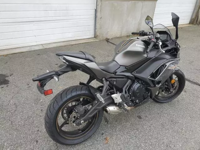 2023 Kawasaki EX650 R