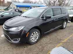 Salvage cars for sale from Copart Wichita, KS: 2017 Chrysler Pacifica Touring L