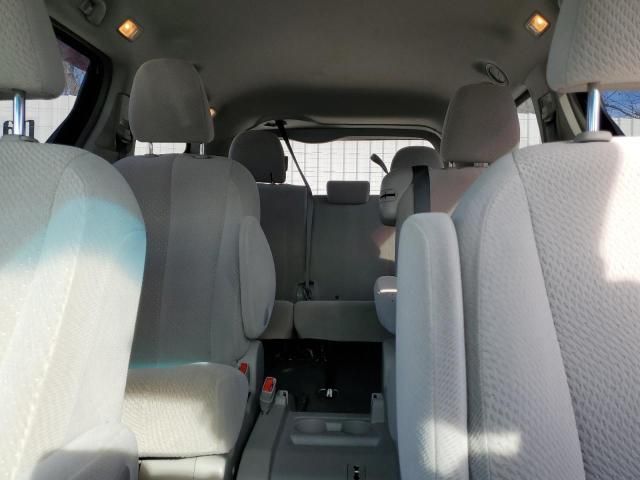 2014 Toyota Sienna LE