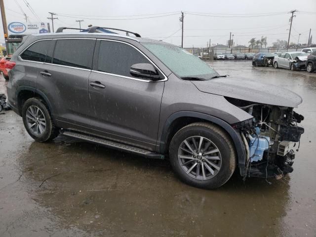 2017 Toyota Highlander SE