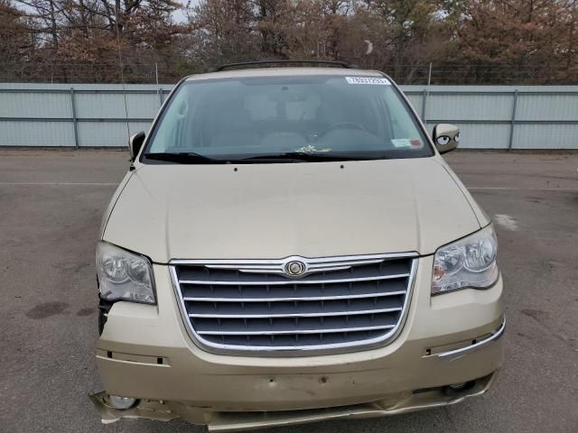 2010 Chrysler Town & Country Touring