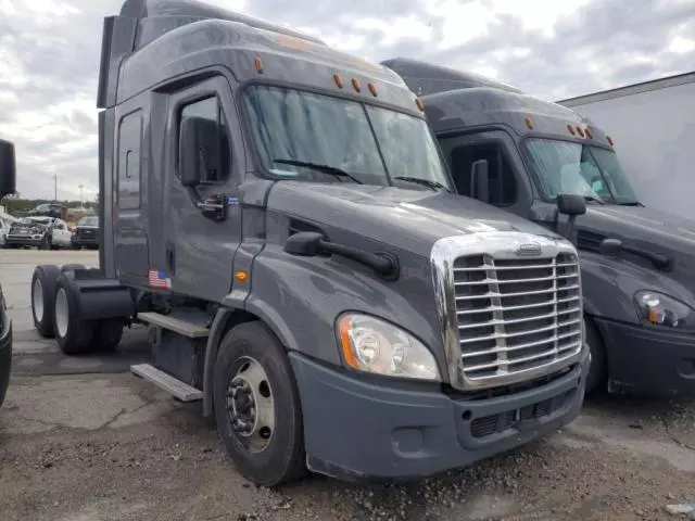 2018 Freightliner Cascadia 113