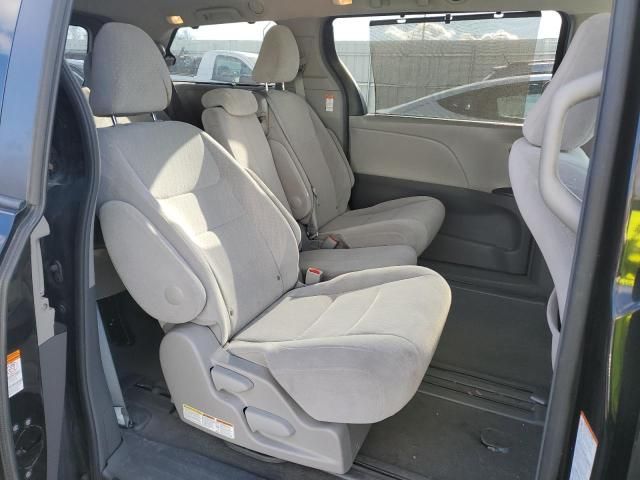 2017 Toyota Sienna LE