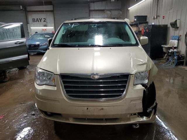 2010 Chrysler Town & Country Touring