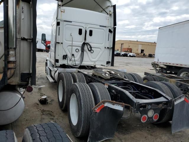 2017 Freightliner Cascadia 113