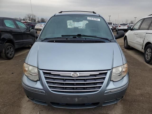 2005 Chrysler Town & Country Touring