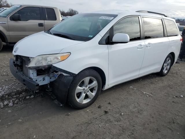 2013 Toyota Sienna LE