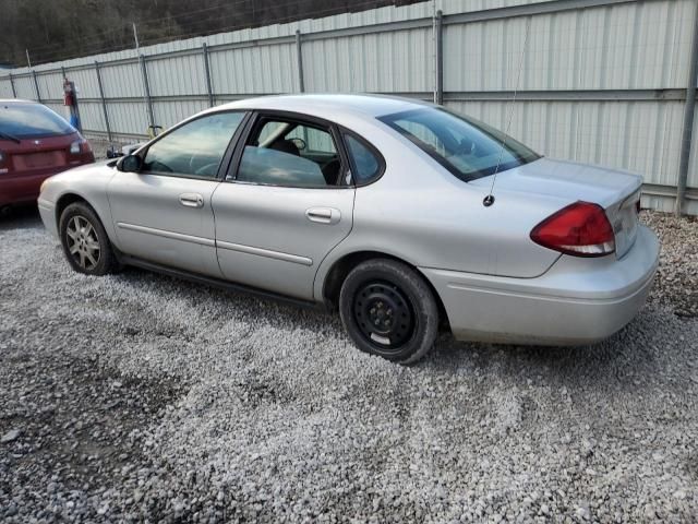 2004 Ford Taurus SE