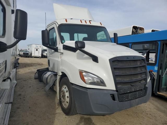 2018 Freightliner Cascadia 126