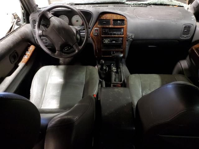 2000 Nissan Pathfinder LE