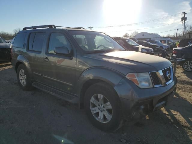 2005 Nissan Pathfinder LE